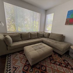 Sectional Couch w Ottoman