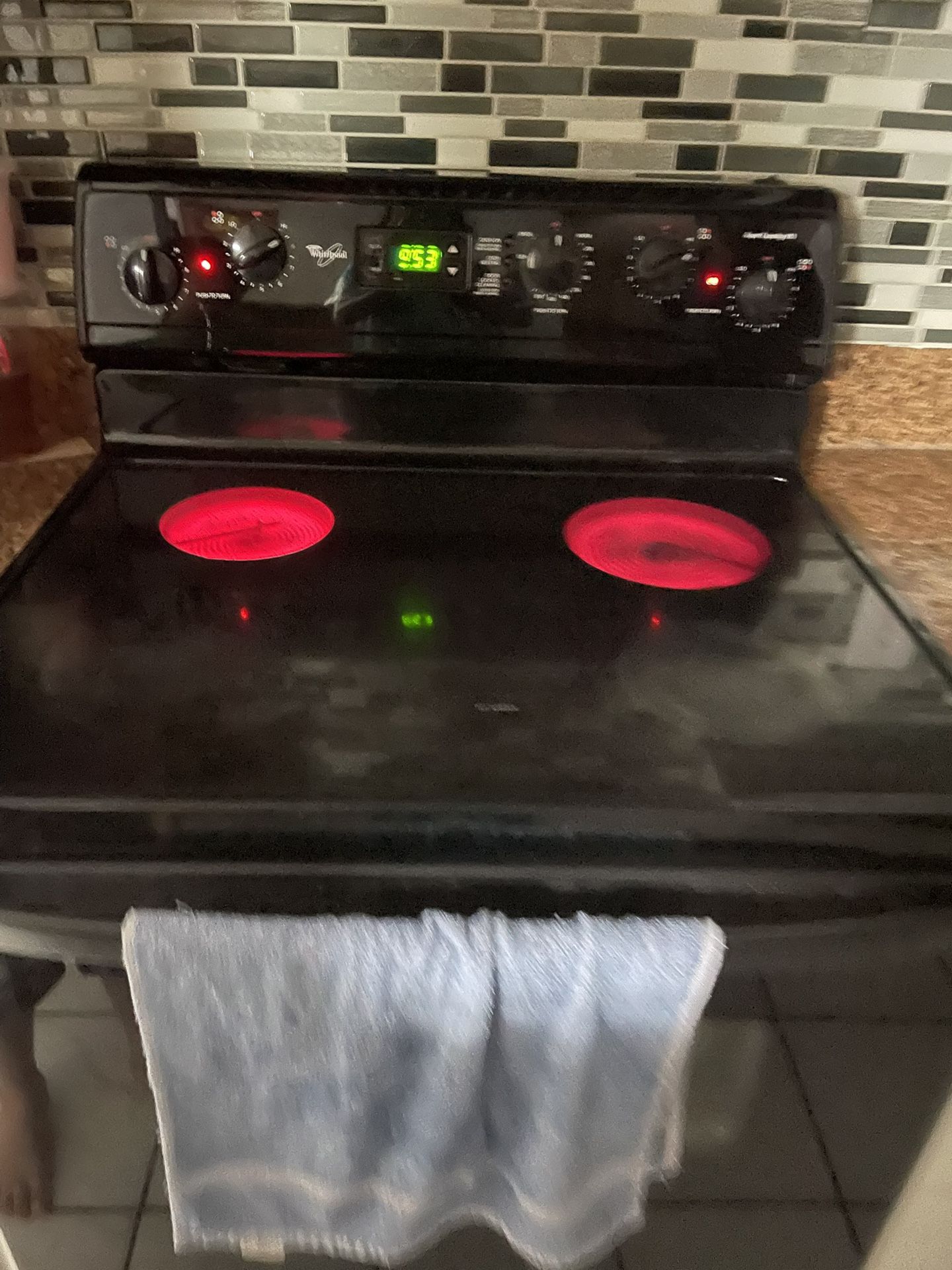 Stove 2 burner work but bottom not work For Free