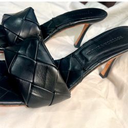 Size 10 11 Bottega Veneta Padded Mule USED BLACK
