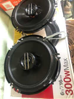 Pioneer 6-1/2 car Audio Speakers 300 watts Maximum Power New”