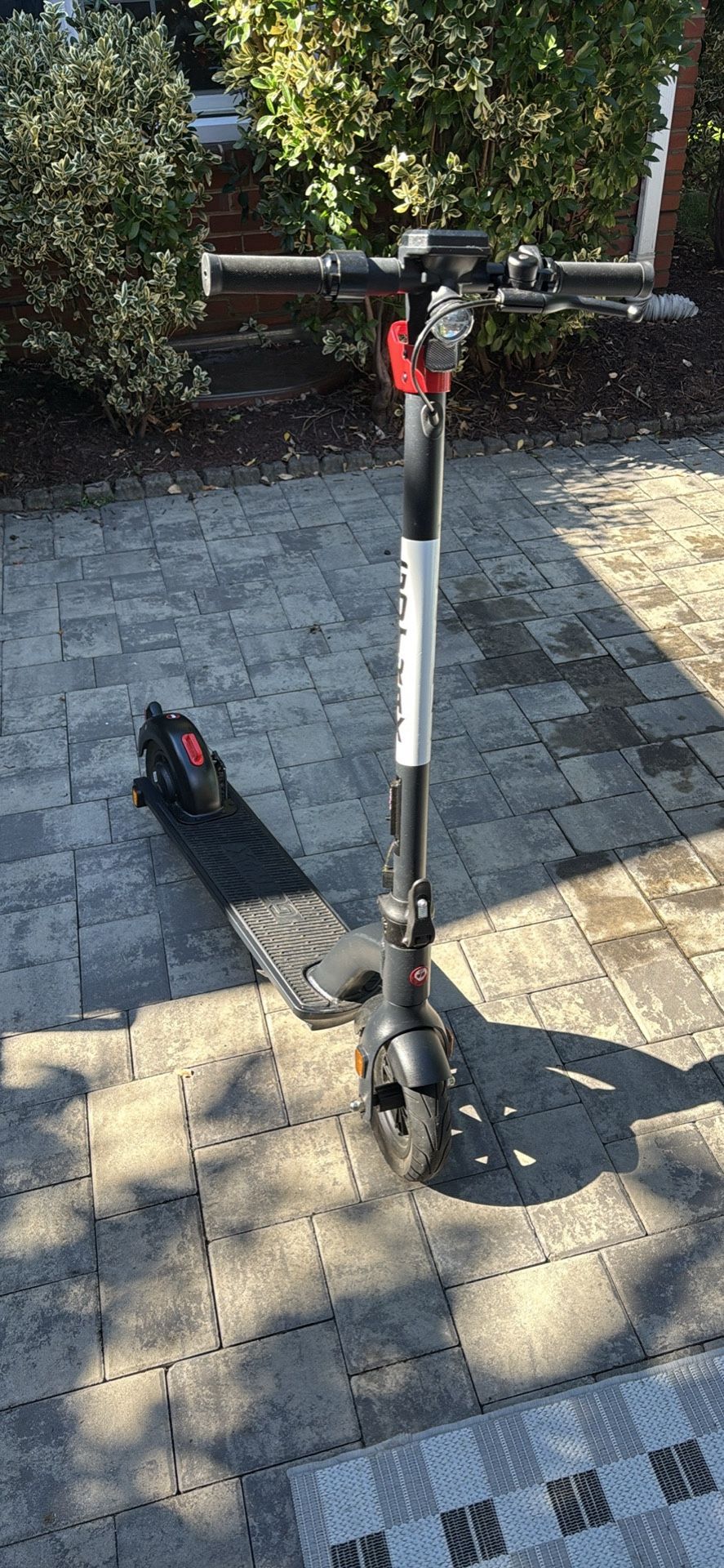 Gotrax Eclipse Electric Scooter – Like New – 25+ Mile Range