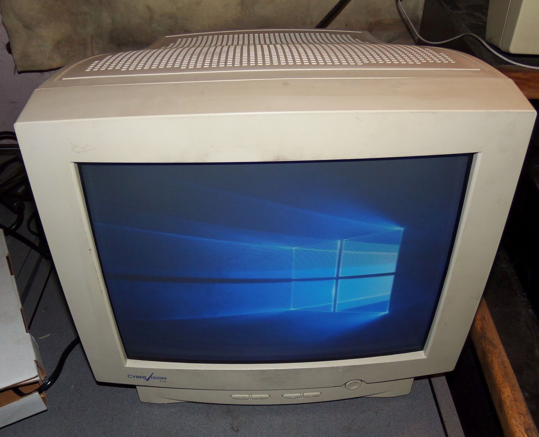 Cybervision C70 SVGA Computer CRT Monitor 17"