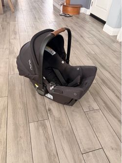 Nuna carseat