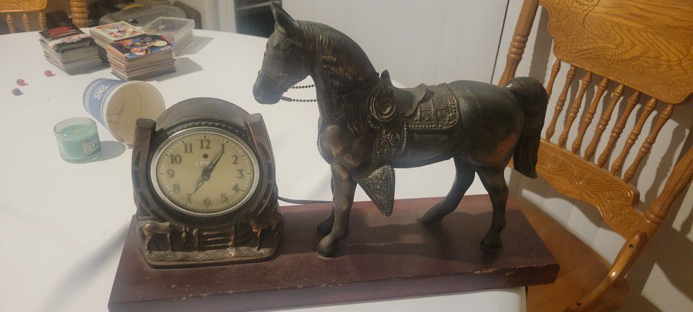 1950s Horse Clock ***As-is 