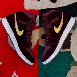 Jordan 1 Maroon 