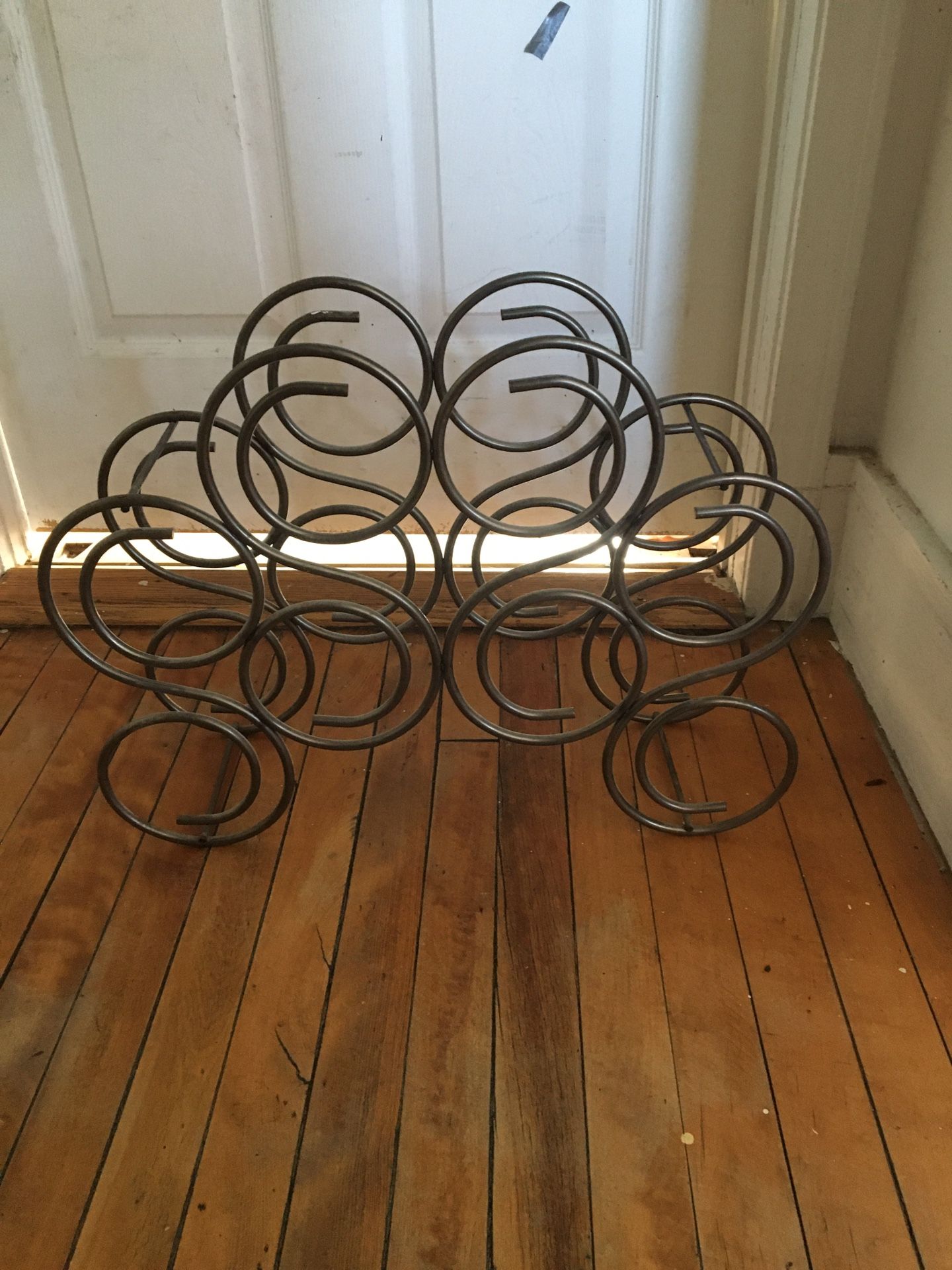 Metal wine rack