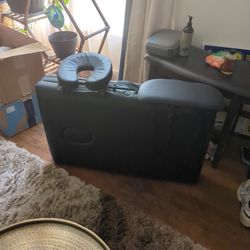 Massage table 250 Lbs Weight Limit 