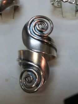 Size 7..sterling silver.