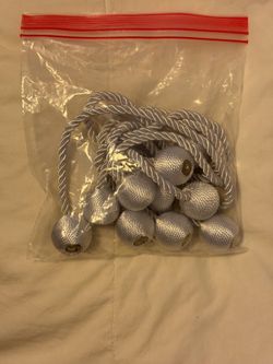 Magnetic curtain tie back - white