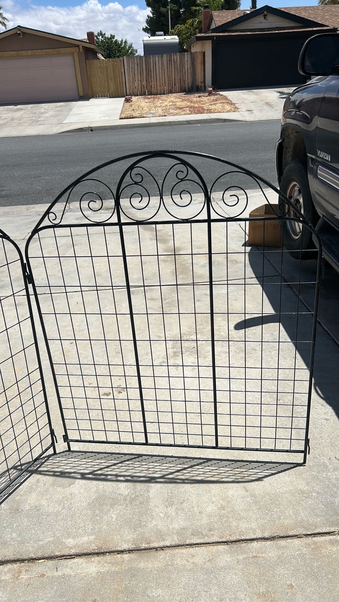 12 pc metal fence each pc is 36” x 44” tall