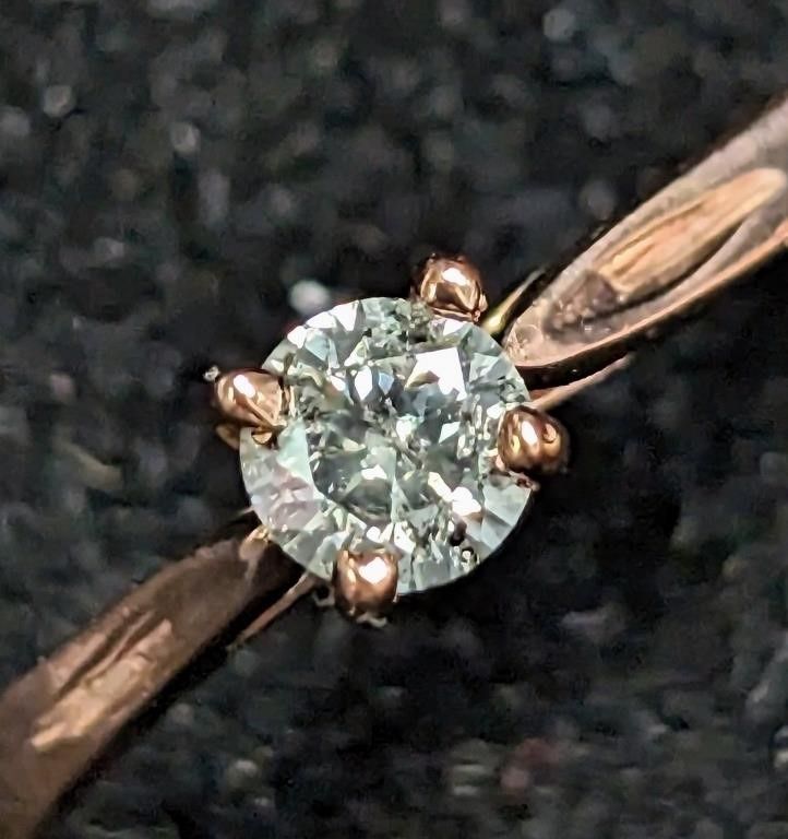 Rose Gold 10k (1.27g) natural diamond engagement ring (0.2Ct)