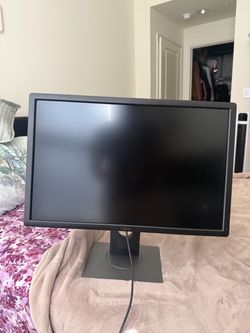 Dell UltraSharp U2412M 24” Monitor w/ Adjustable Stand
