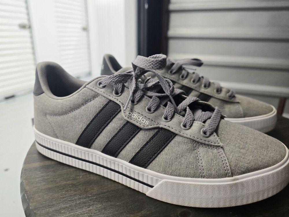 ADIDAS shoes - Men's 9
