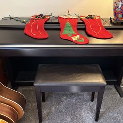 Yamaha YDP223 Digital Piano with Bench