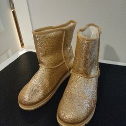 Woman's Gold Glitter Faux Fur Trimmed Short Boot Size 6M Shipping Only