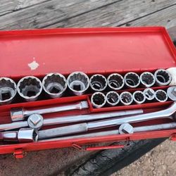 Tools one inch drive socket set some Snap-on  sockets overall nice.