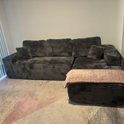 Viral social media Couch.