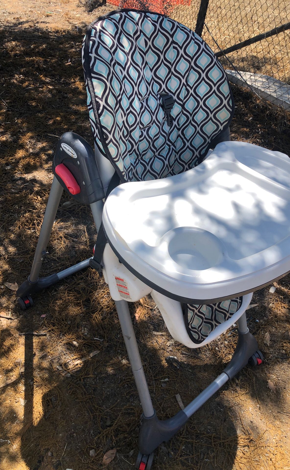 BABY TREND HIGH CHAIR Perfect working condition