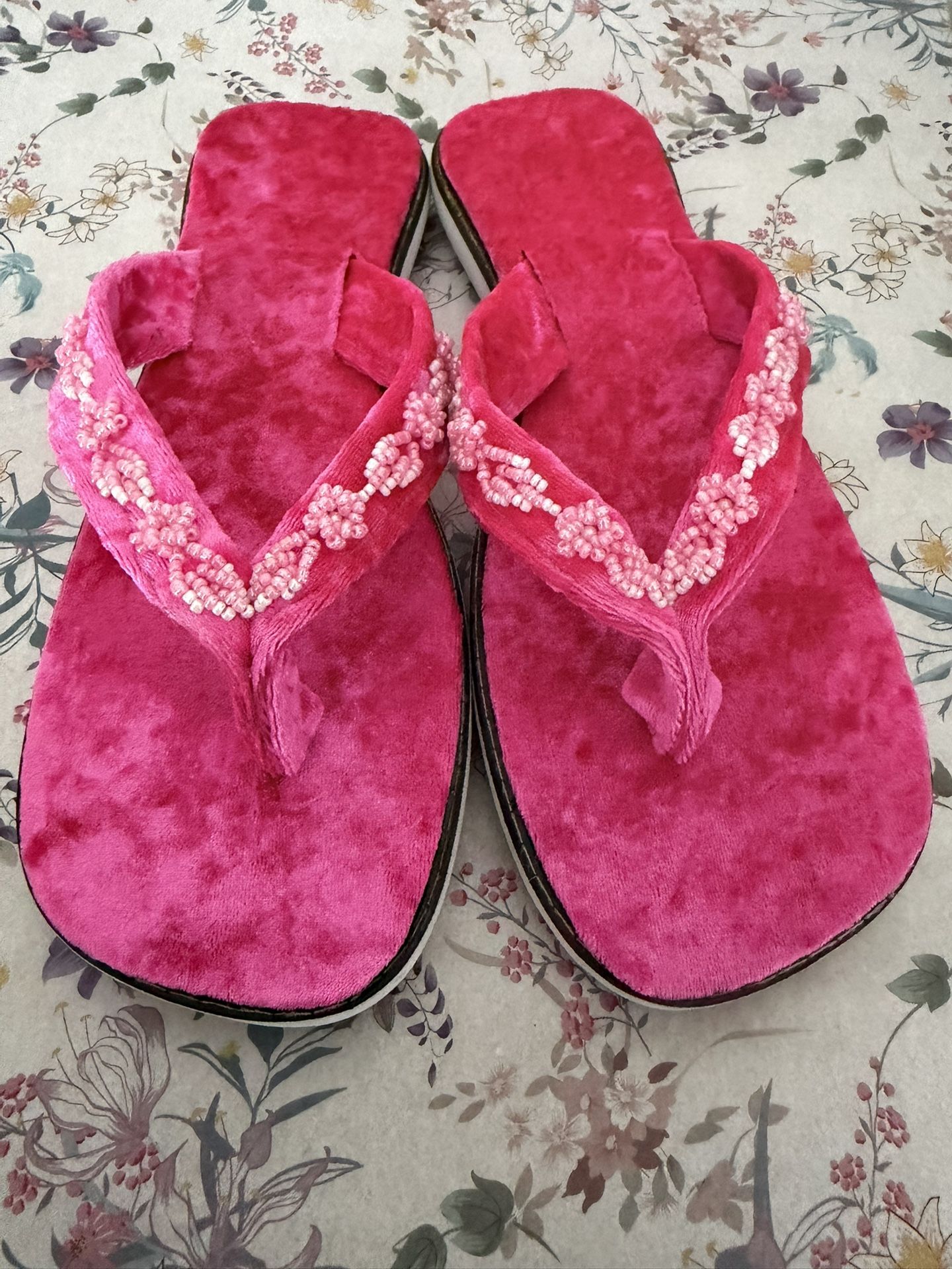 Pink Alpombra Beaded Women's Sandals