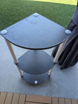 Corner stand