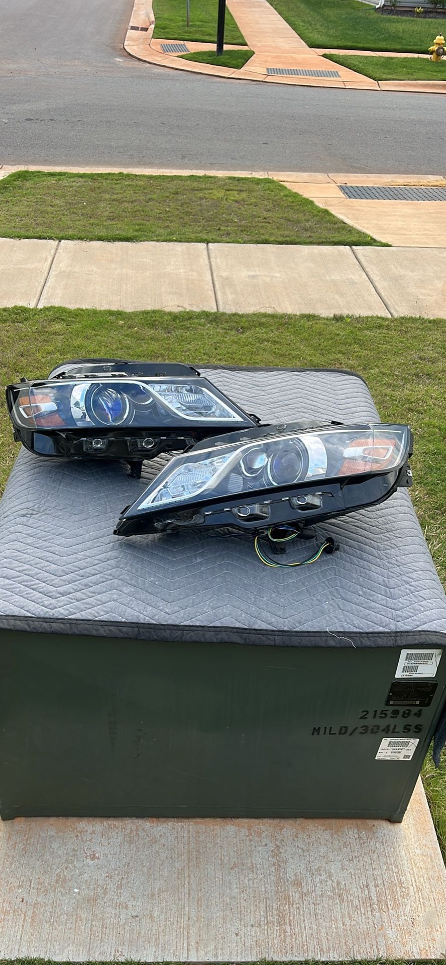 Chevrolet Impala halogen headlights for the 2014 - 2020
