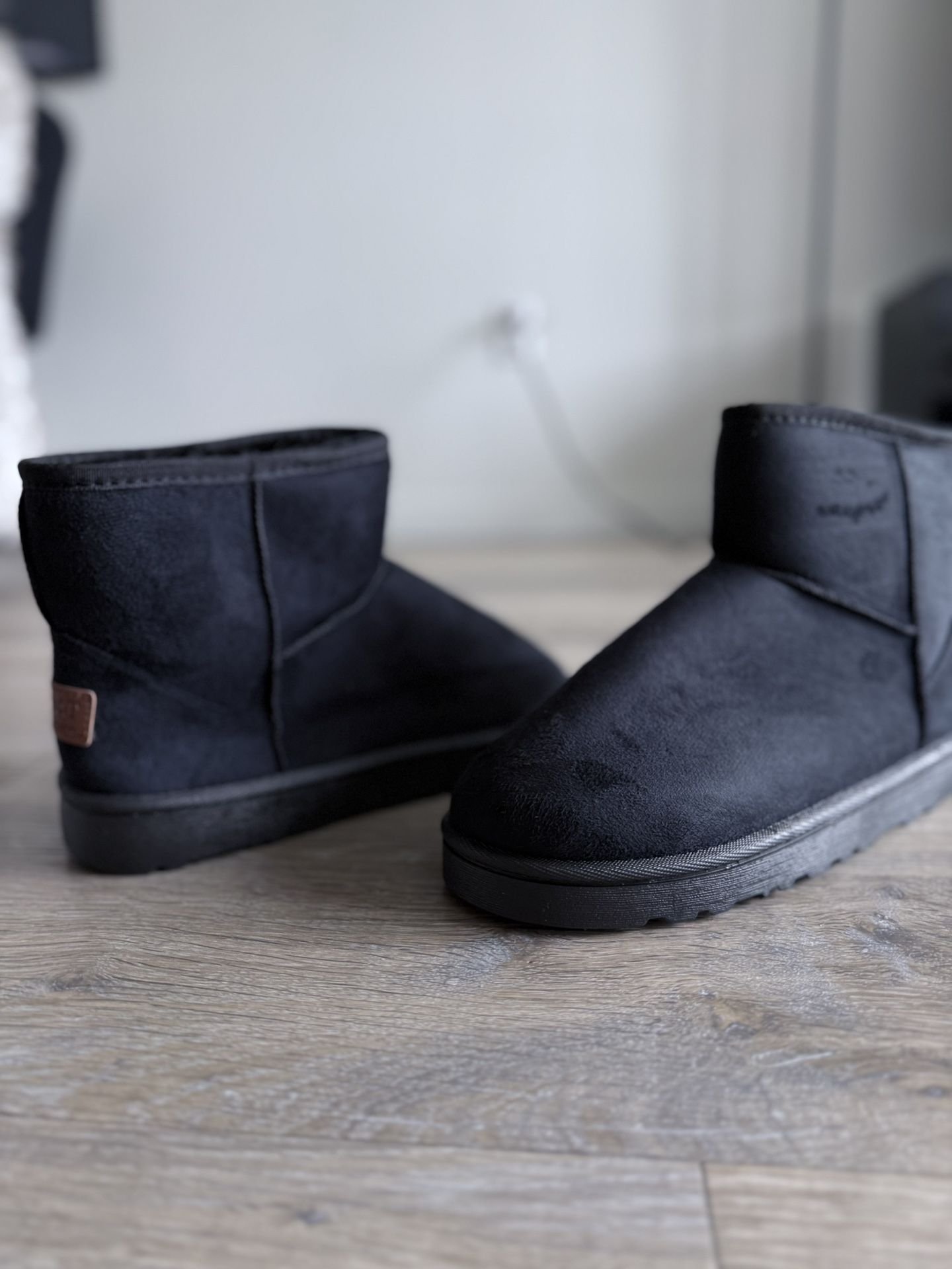 Men's uggs size 41