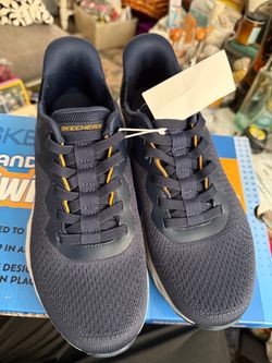 New in box Skechers Hands Free Slip-ins Swift Fit Shoes Eu Size 41 EU 41 is like a men’s size 8 or women’s 9.5/10 New Skechers Hands Free Slip-ins