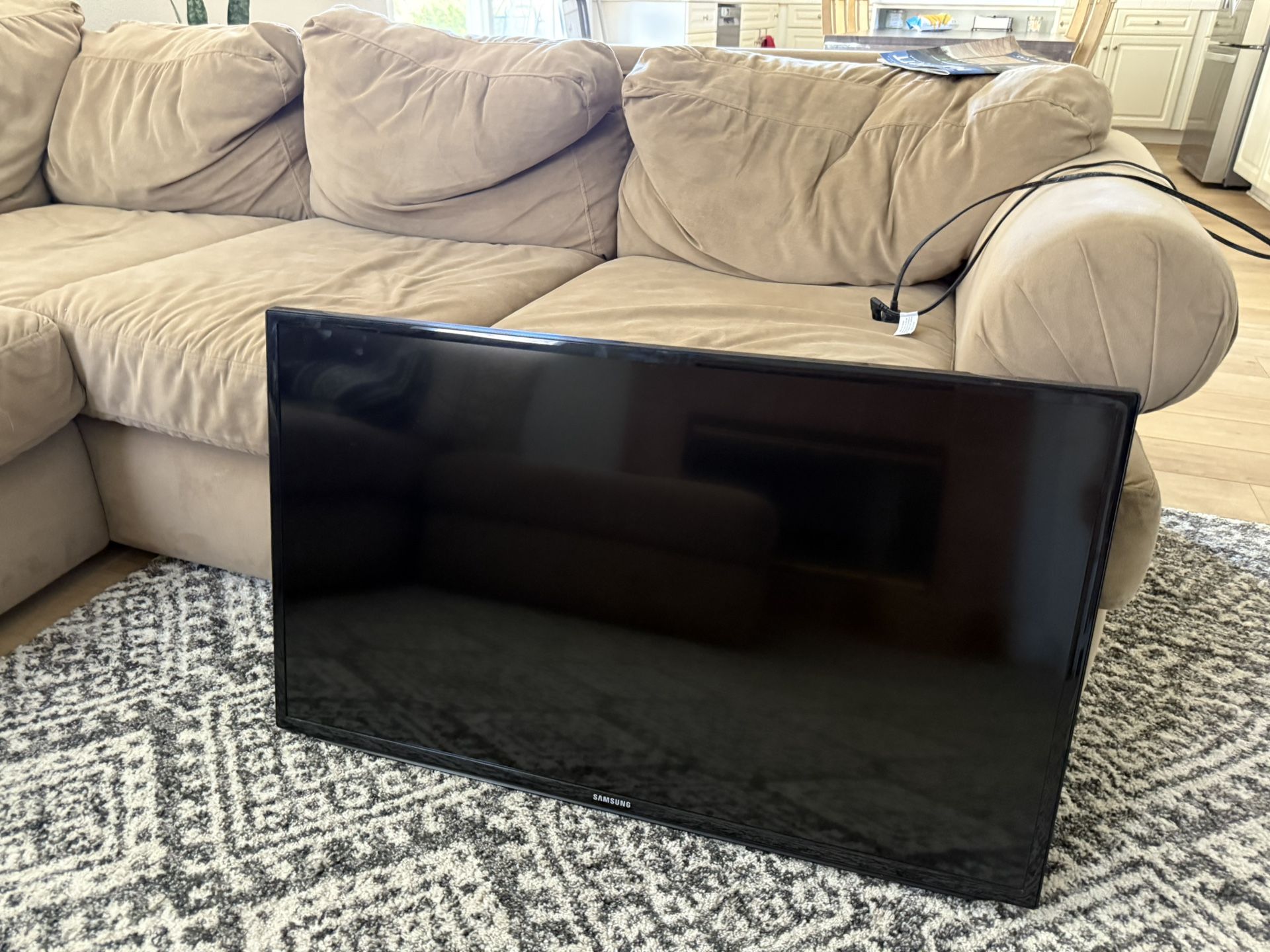 40” Samsung 1080p HD TV