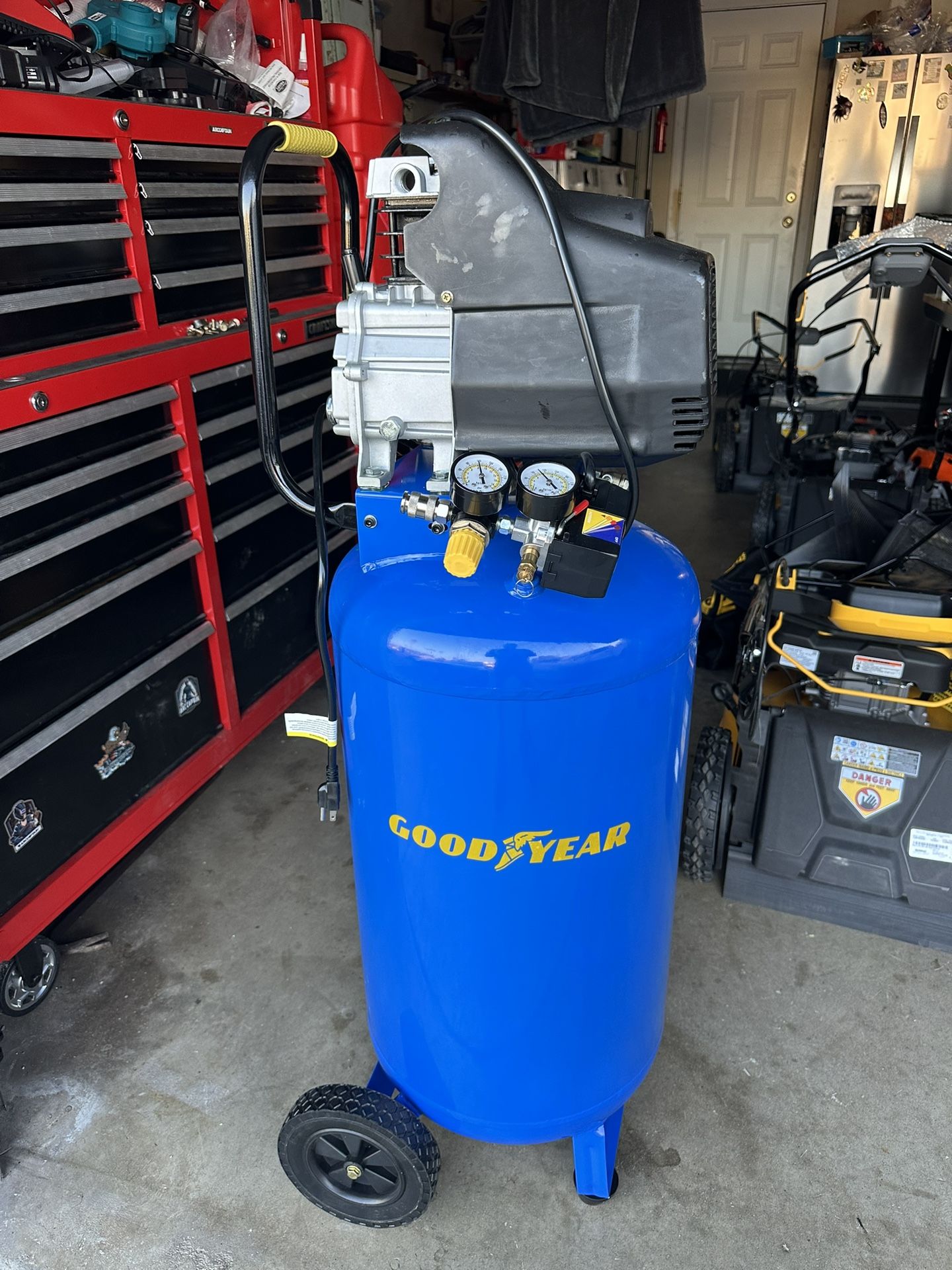 New Goodyear electric air compressor, 125psi, 26 gallons. Try before you buy. Pick up only.
