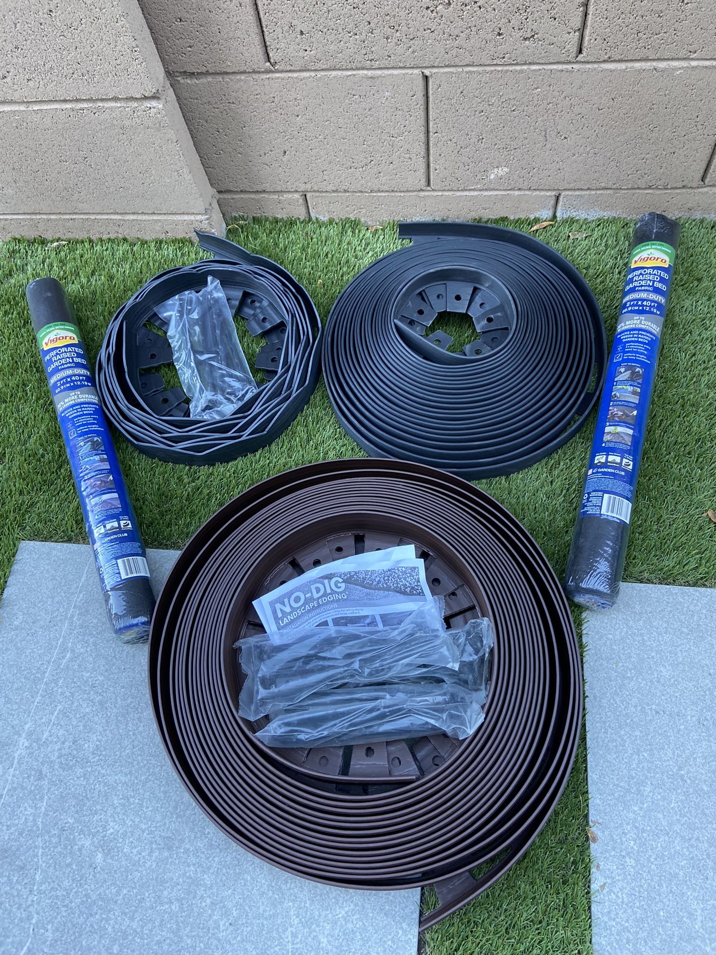 Various Vigoro and ProFlex No-Dig Landscape Edging