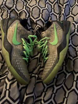 Kobe Xmas size 10