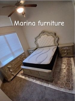Ornate Bedroom Set with Tufted Headboard