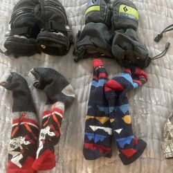 Youth Ski Gloves And Socks 