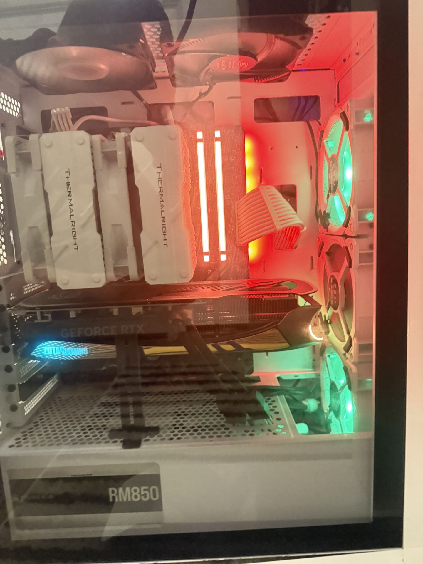 High End Gaming PC RTX 4070 / RYZEN 7 5800X3D / 32GB RAM