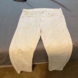 White Levi Jeans  32x30 513”