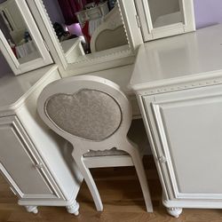 White Vanity With Chair