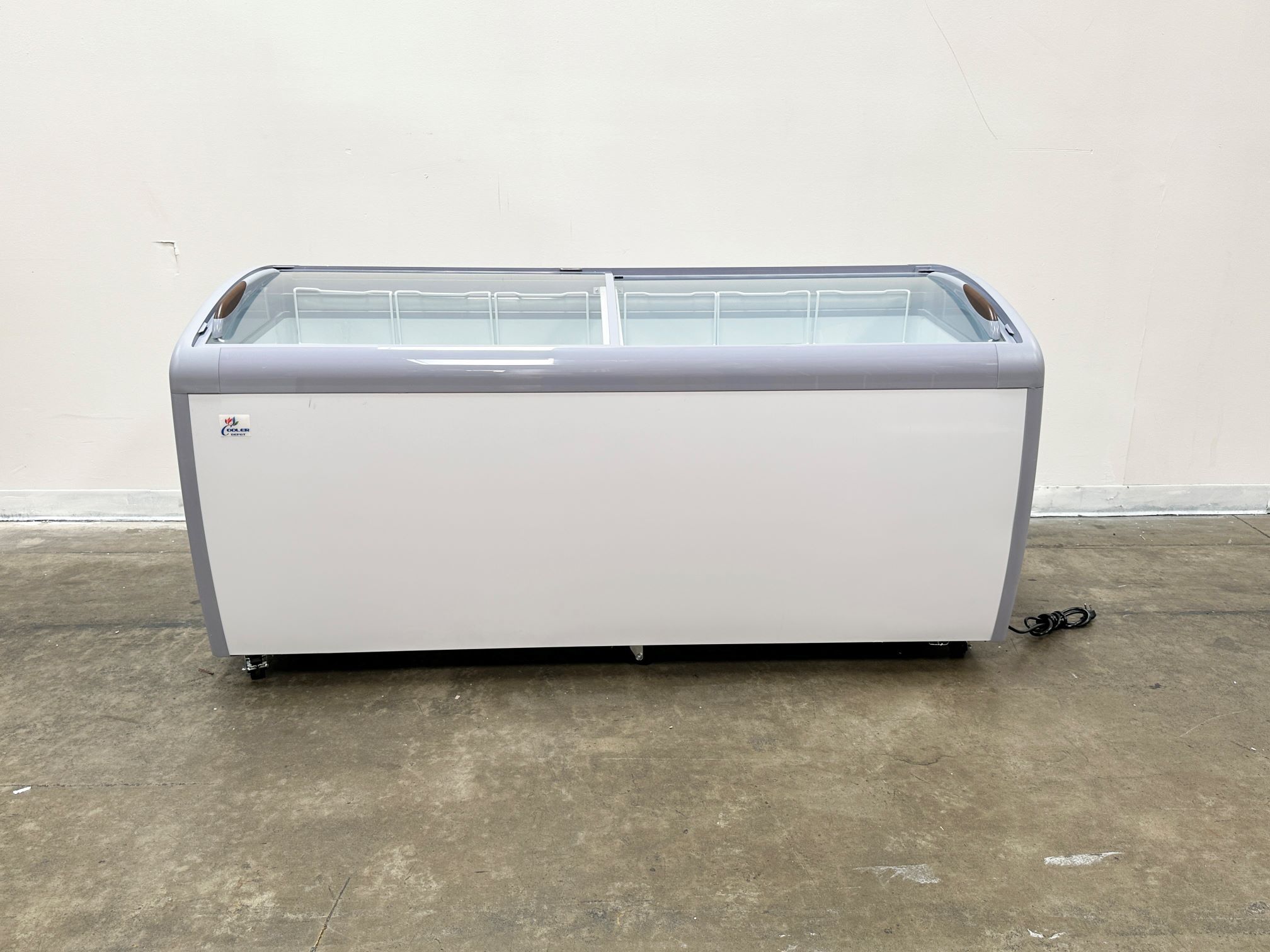 NSF 72” Curved Lid Chest Freezer Sliding Door Display XS 560YXL