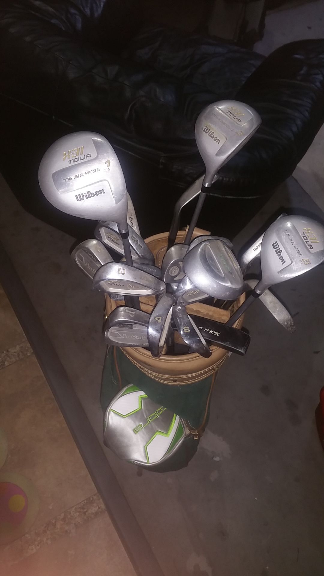Wilson golf clubs with bag
