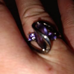 Beautiful Black And Purple Gem Stone Ring Size 9 