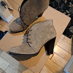White Mountain Lace Up Boots