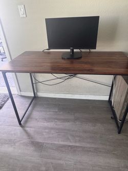 Computer table