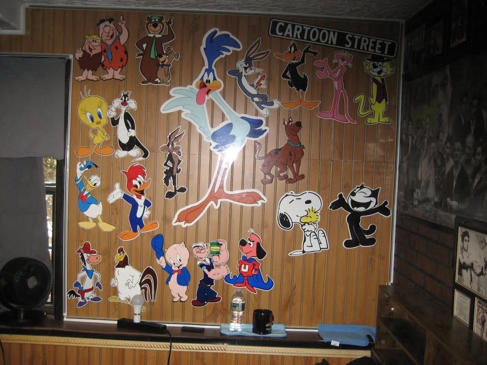 HUGE HIGH END METAL LOONEY TUNE SIGNS