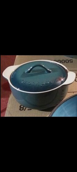 Casserole Pot. NEW