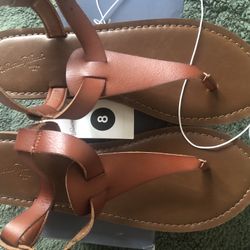 Universal Thread Women's thong Sandals Cognac- Lady Size 8 (New in box)  