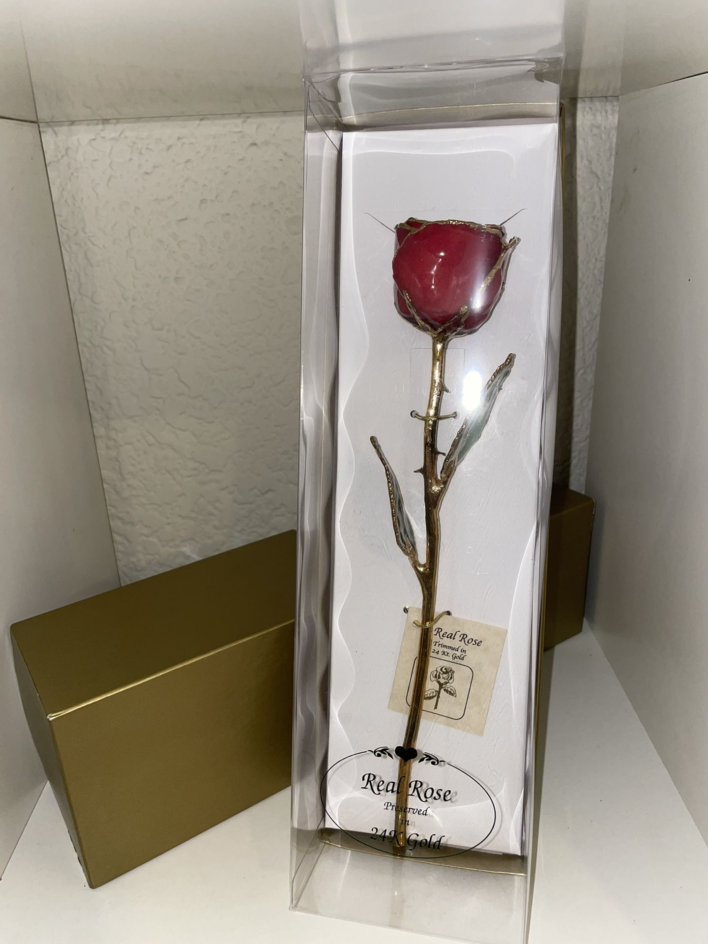 Valentine’s Day Gift 🎁 💝 Brand New A Real Rose Trimmed In 24 Karate Gold