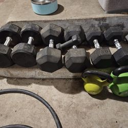 Weight Set And 2 Kettle Balls