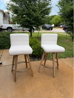 Sturdy and sleek barstools set of 2