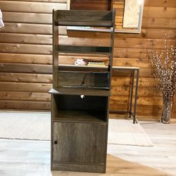 Bookshelf / Cabinet / Shelf / Nightstand / Excellent Condition 