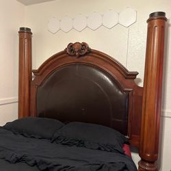 Queen bedroom set (4 piece)