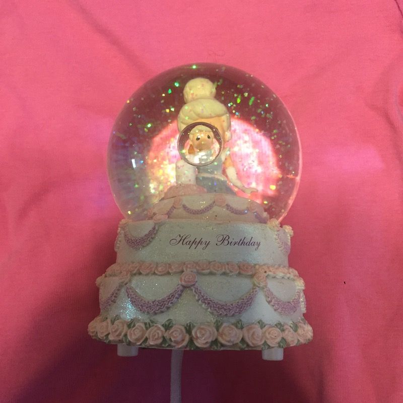 Happy Birthday Snow globe -plays music